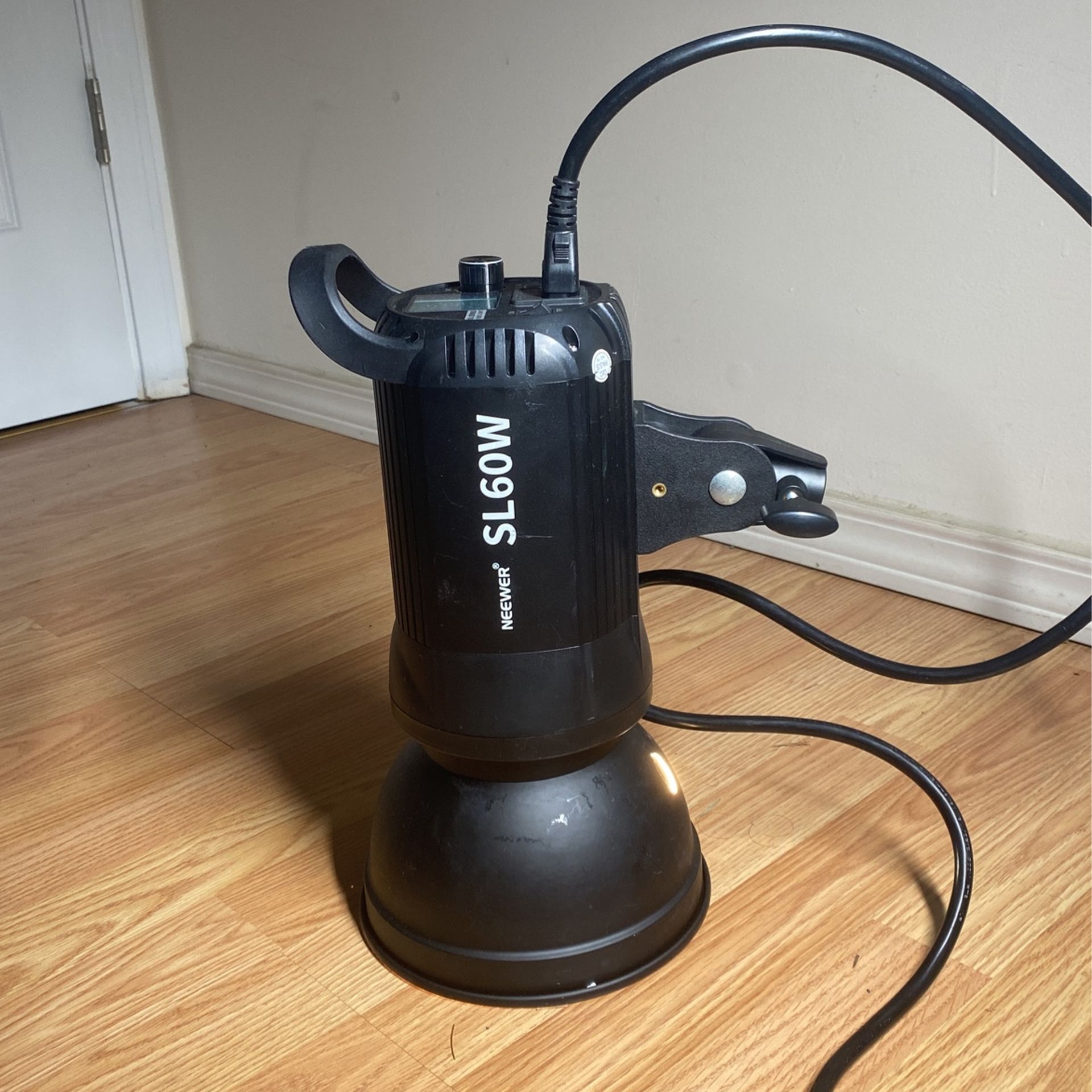 Bowen’s Mount Video Light Godox / Neewer Sl60w