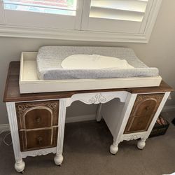 Changing Table/Desk