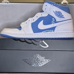 11M Jordan 1 “ legend Blue”