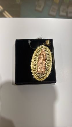 Virgin Mary pendant 14kt 22.3