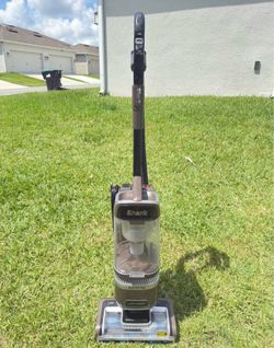 Selling a Shark Rotator vacuum cleaner.