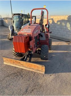 2016 TRENCHER 32-50HP