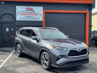 2022 TOYOTA HIGHLANDER XLE