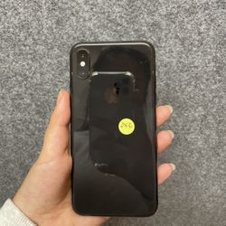 Iphone Xs  64 gb | Unlocked | Comes with Store warranty | Free charger and Cable 
