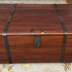Beautiful 43"x31.5" Large Solid Pine Storage Chest Coffee Table w/Aged Brass Accents