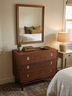 Nice mid-century 3 drawers dresser