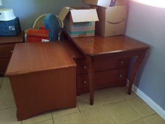 $25+
Sofa $50
3 Dressers (side tables) $25 each
Huge dresser $75
Dining Table $25
TV table $25
Coffee table $25
Roller chair $25
Lamp $25
Pick up /del