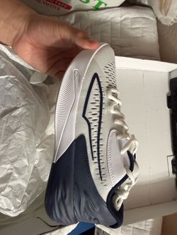 Puma Women Stewie 1 Basketball shoe