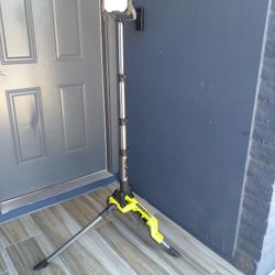 LIGHT RYOBI 18V TOOL ONLY 