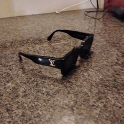 Sunglasses/ Designer 