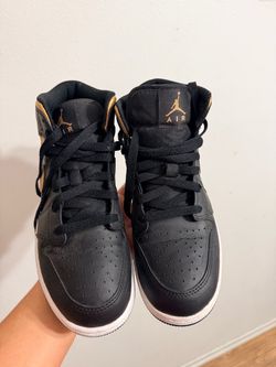 Air Jordan Mid 1