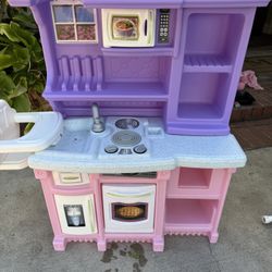 Kids Play Kitchen 