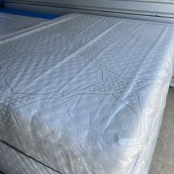 Queen Memory Foam Mattress And Box Spring 