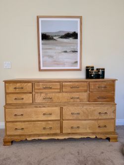 Light Wooden 11-Drawer Dresser