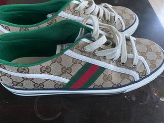 Gucci shoes barely worn
