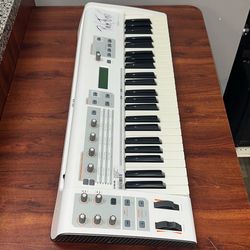 M-Audio Venom Virtual Analog Synthesizer 49-Key Keyboard