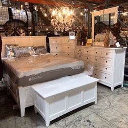 White King Size 5pc Bedroom Set Solid Wood - New Traditions 