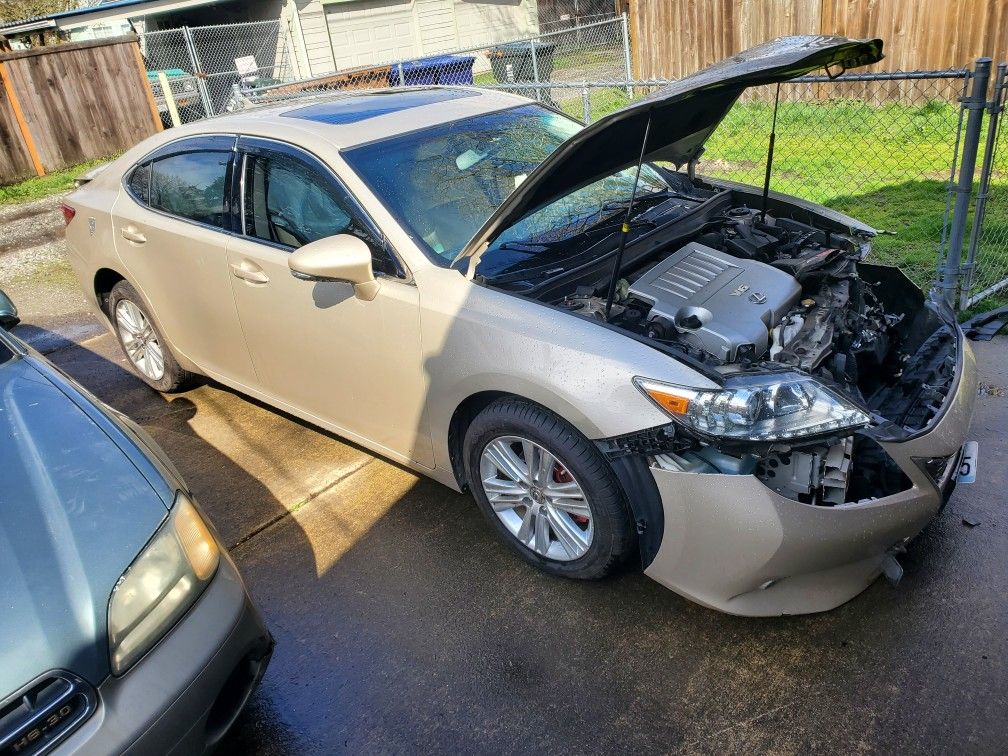 2014 Lexus ES350 Parts Car