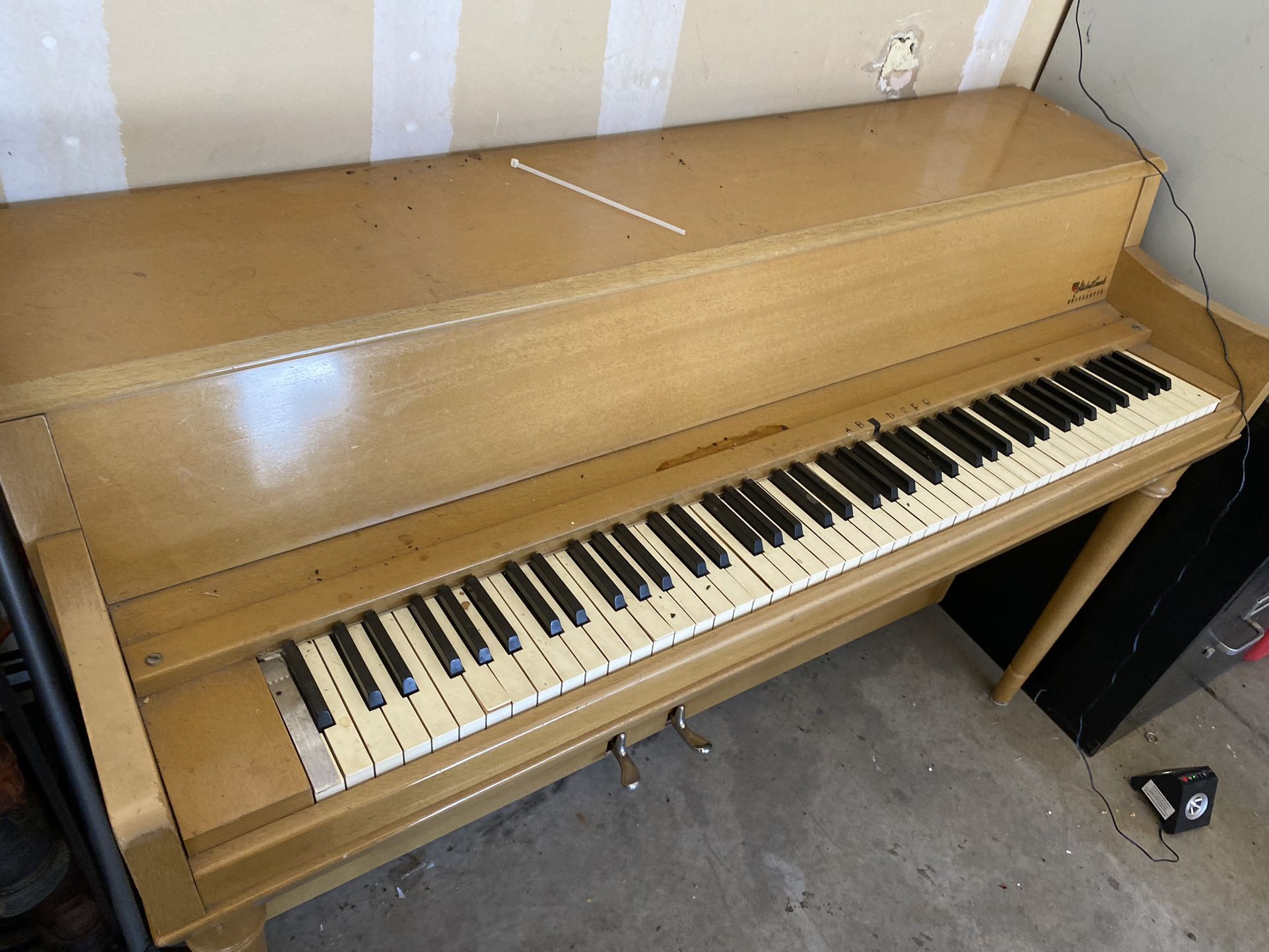 Bulbransen Student Console Piano