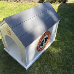 Tito’s Vodka Display Dog House “NEW”