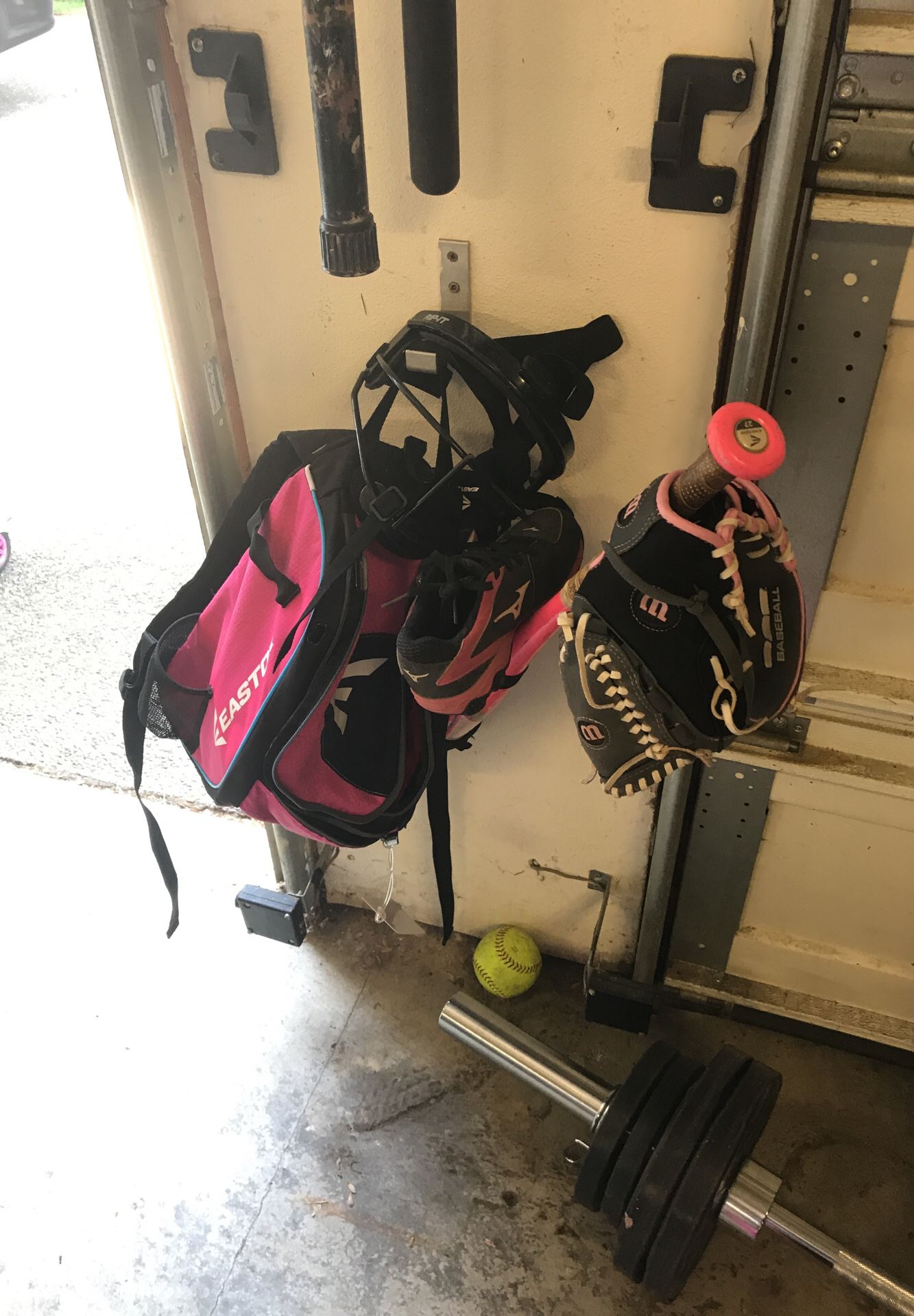 Softball gear. Size 1 1/2 gently used cleats. 27 inch bat. 10 1/2 inch glove. Easton bag and facemask. My daughter use them for one season