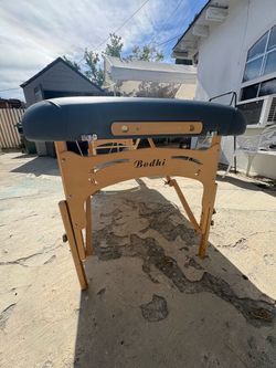 Bodhi massage table Blue