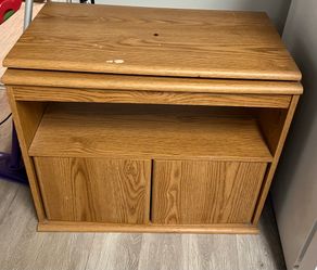 Cabinet (28 x 24)