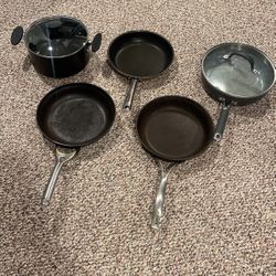 Pot/pans (5)