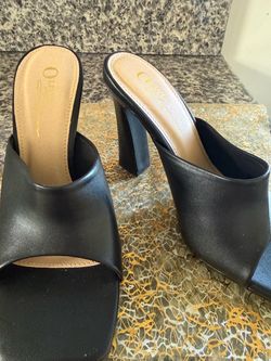 Olivia Black Square-Toe Mule Heels – Size 7