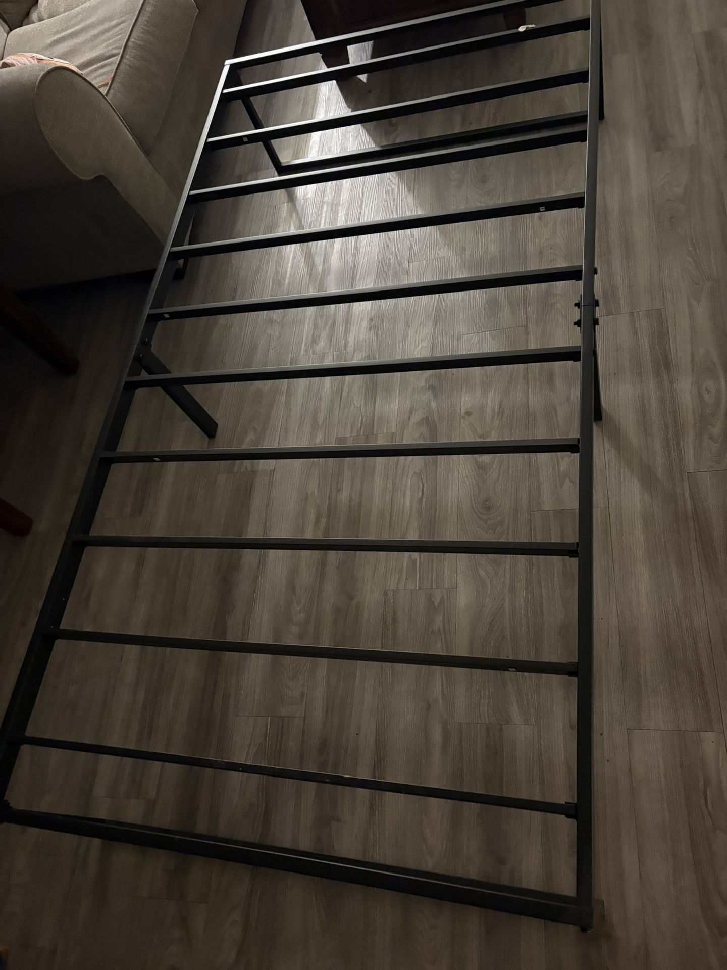 Twin bed Mattress Frame