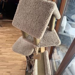Scratch & Sniff Penthouse Driftwood Cat Tree