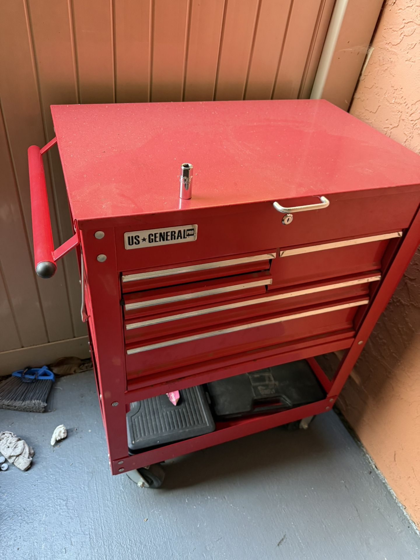 Us General Pro Tool Cart/box