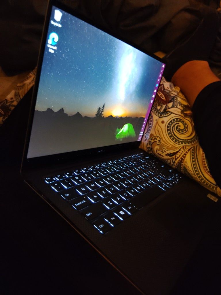 Touchscreen Dell XPS/8GB RAM/ 238GB / Core i3/Keyboard Backlight /