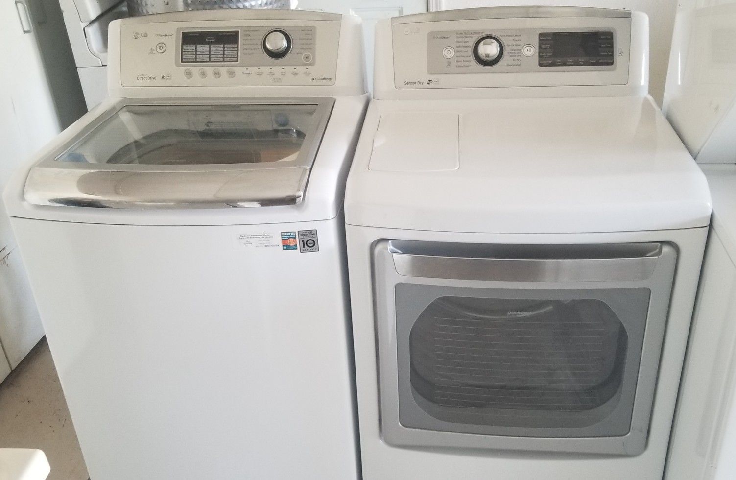nice and clean washer and electric dryer matching set