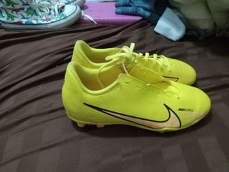 Cleats Size 6