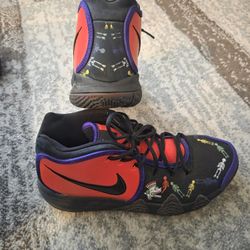 Basketball Shoes (Kyrie 4 , Day Of The Dead)