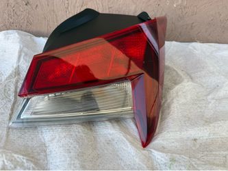 2021-2024 Hyundai Elantra Tail Light Right Passenger Outer LED OEM