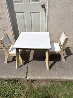 Table And Chairs 