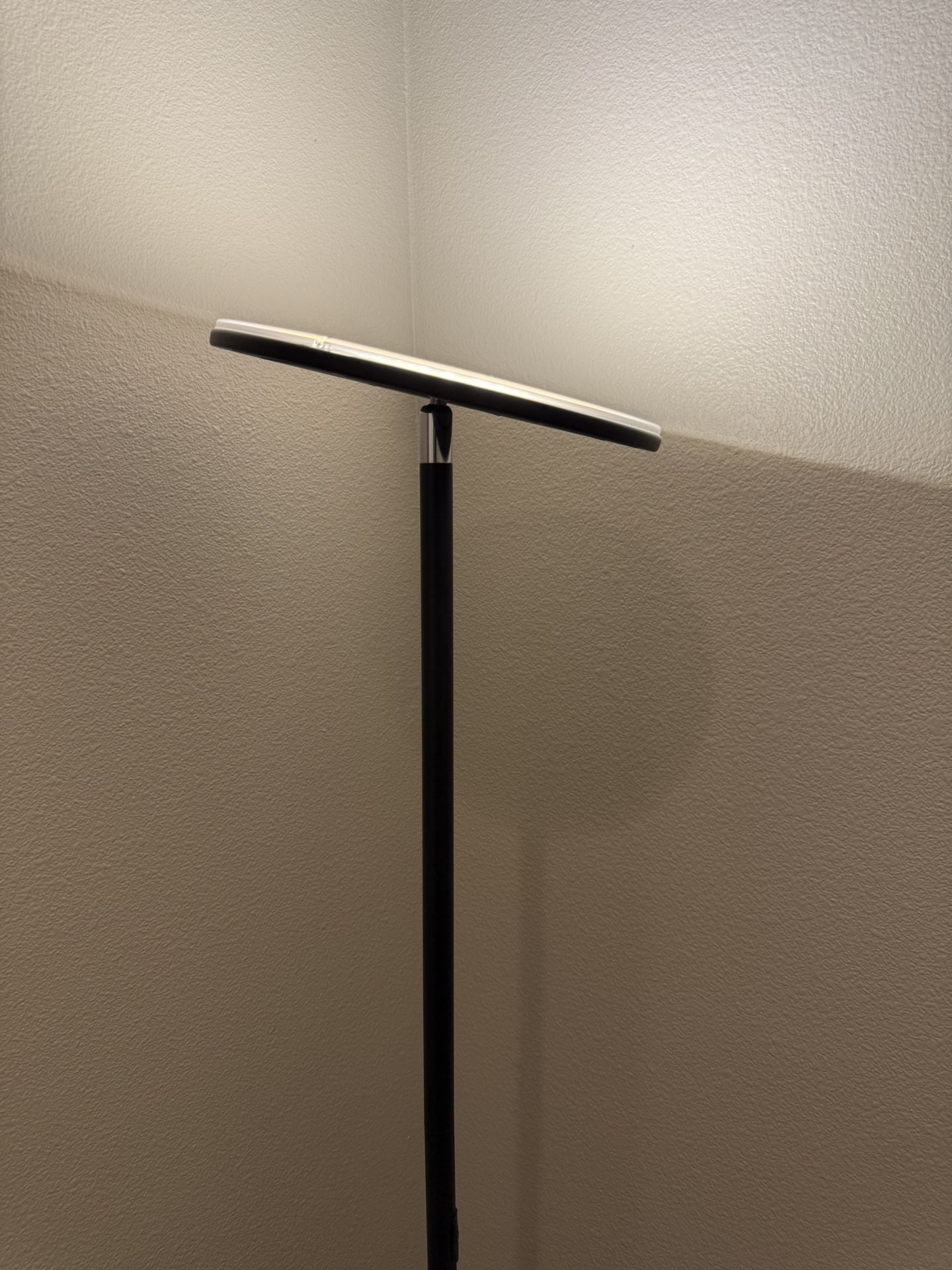 Modern LED Floor Lamp – Slim Black, Uplight Design, Fully Working