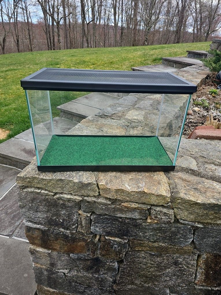 10 Gallon Reptile Tank
