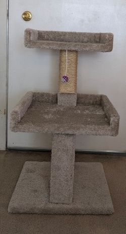 Small beige Cat Condo very clean