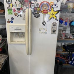 Kenmore Kegerator Fridge/freezer W/deposit Keg