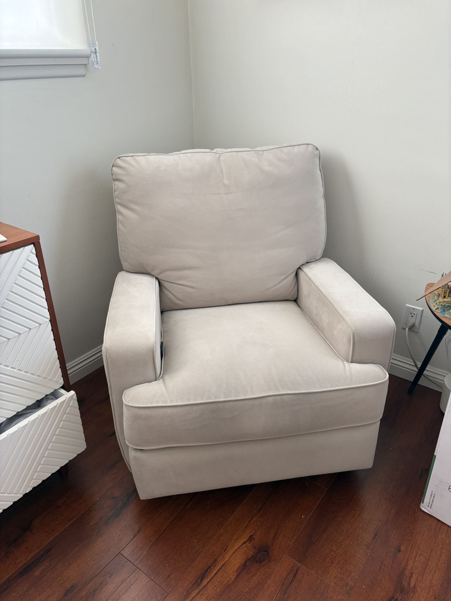 Baby Swivel Recliner 