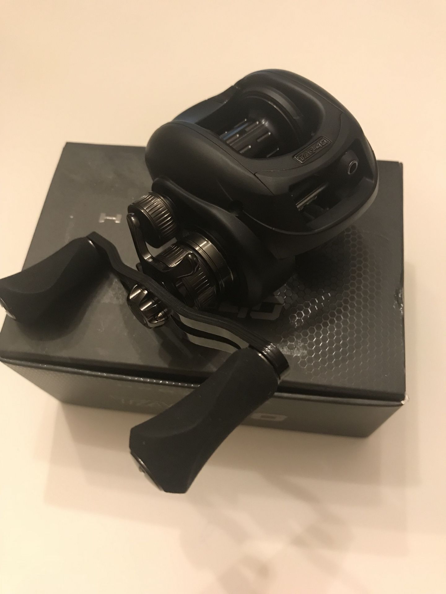 H2O Xpress TAC-40 righthand baitcaster fishing reel