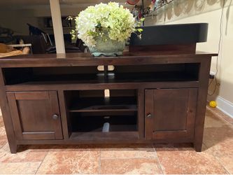 TV stand- dark brown wood, QUALITY  Beautiful