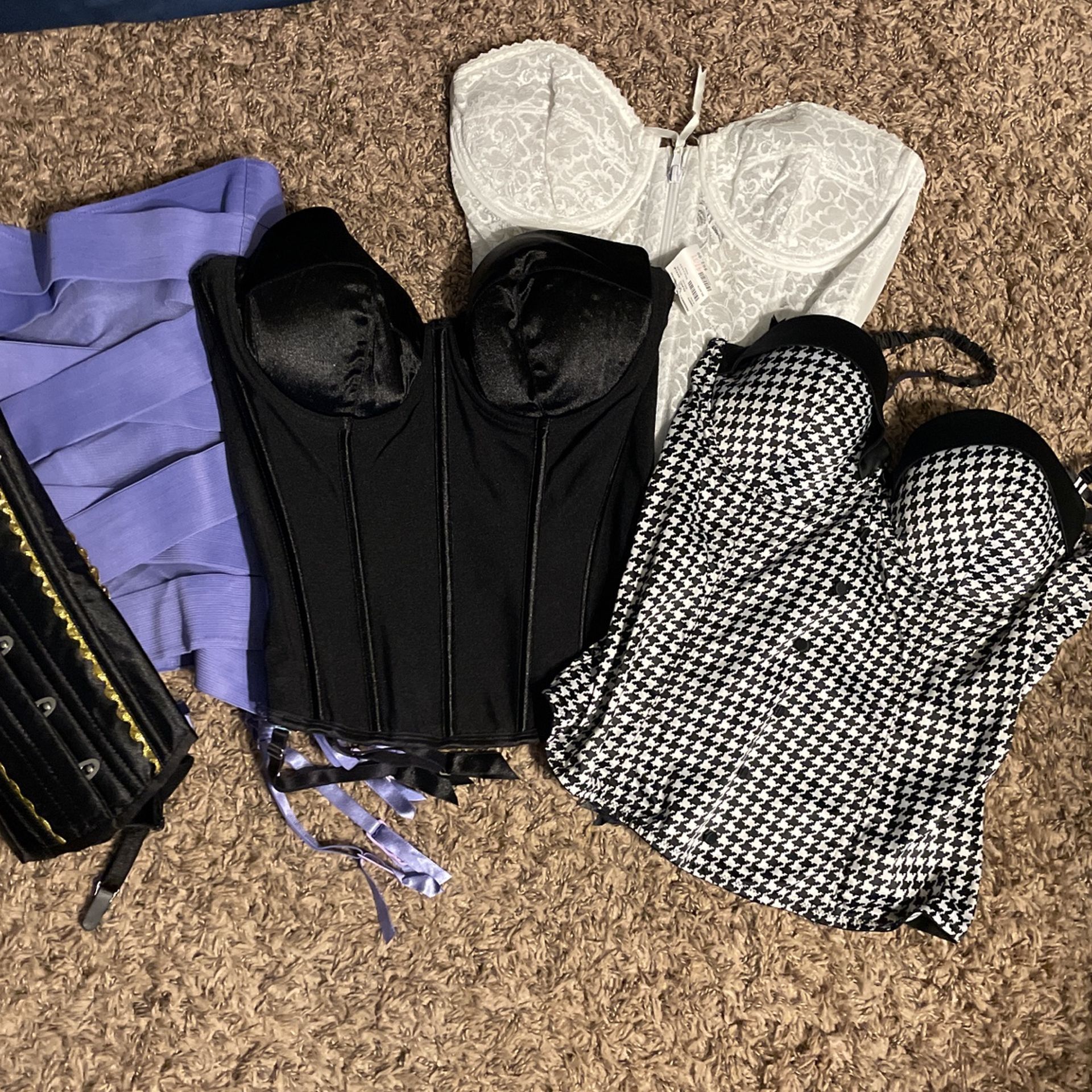 Corsets (size L) - each