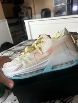 Lebrons basketball shoes 11.5