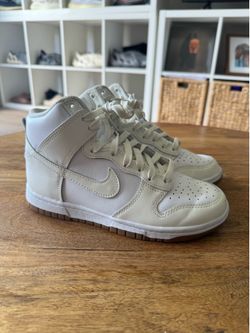 Nike dunk high cream size 4y