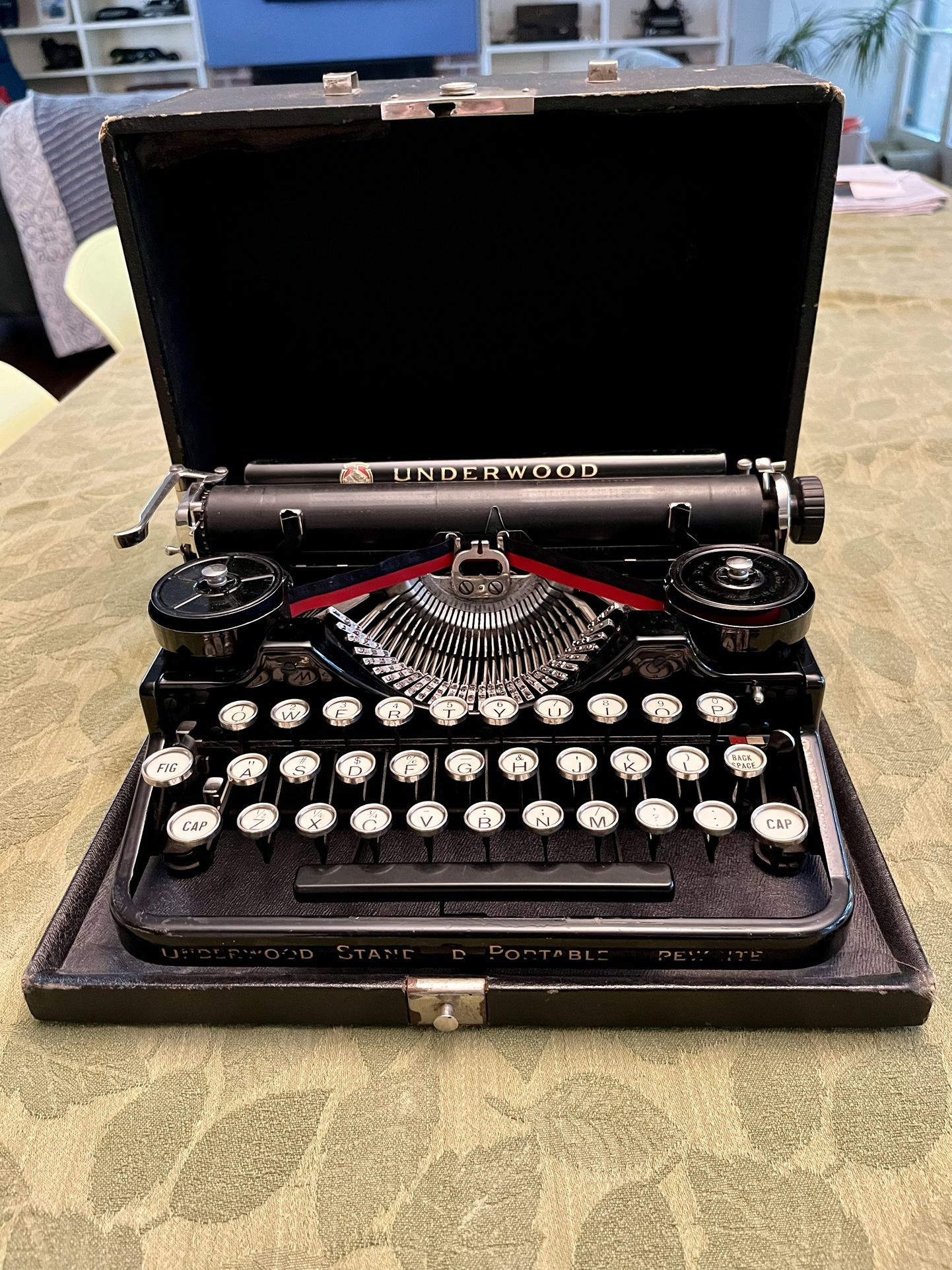 1920s Antique Working Underwood Typewriter & Case