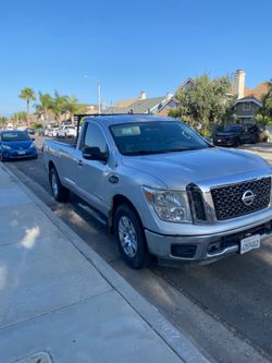 2017 Nissan Titan
